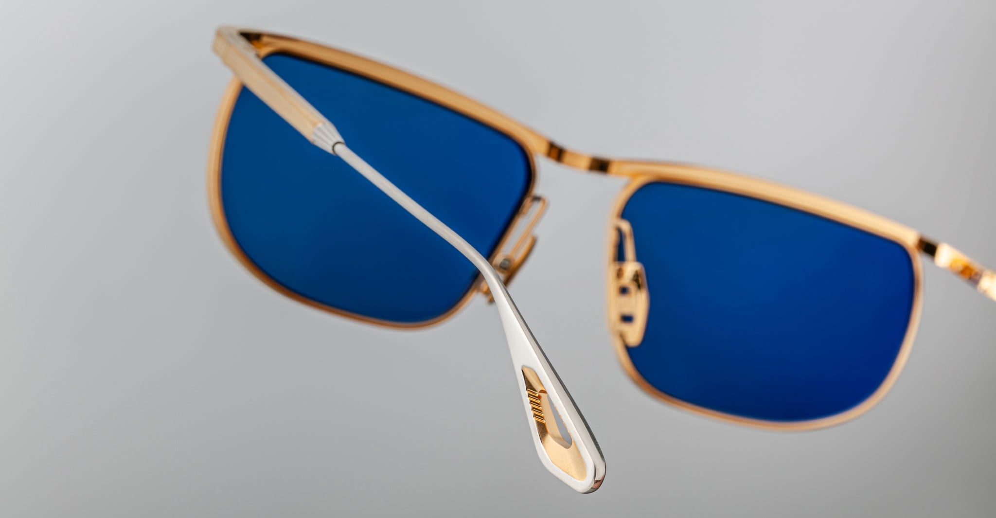 Jacques Marie Mage Melville in Gold JMMME-40