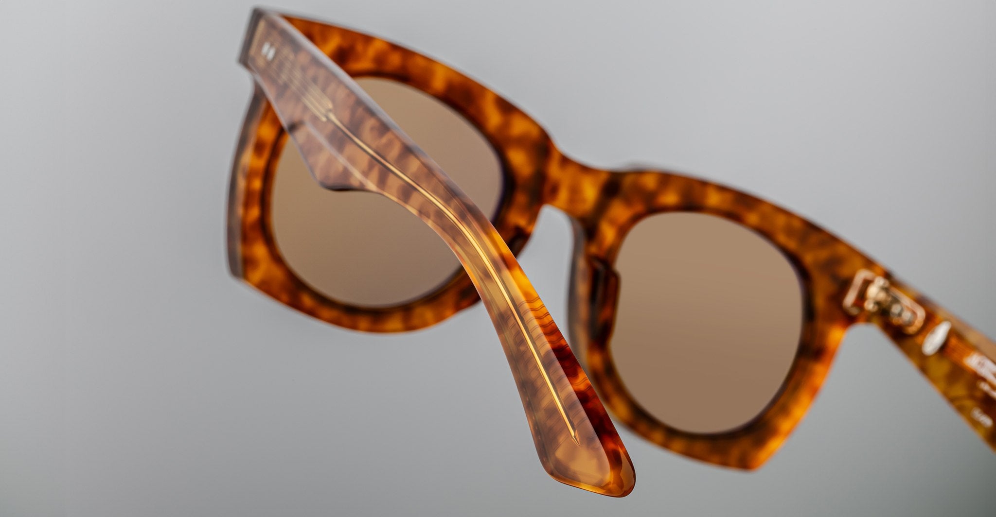Jacques Marie Mage Ava in Camel JMMAV-1R