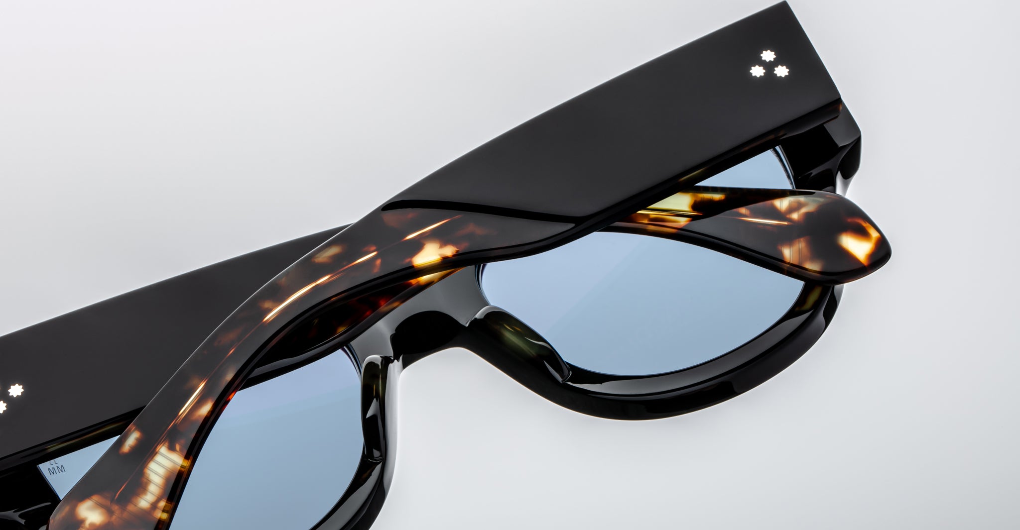 Jacques Marie Mage Chelsea in Noir JMMEH-01