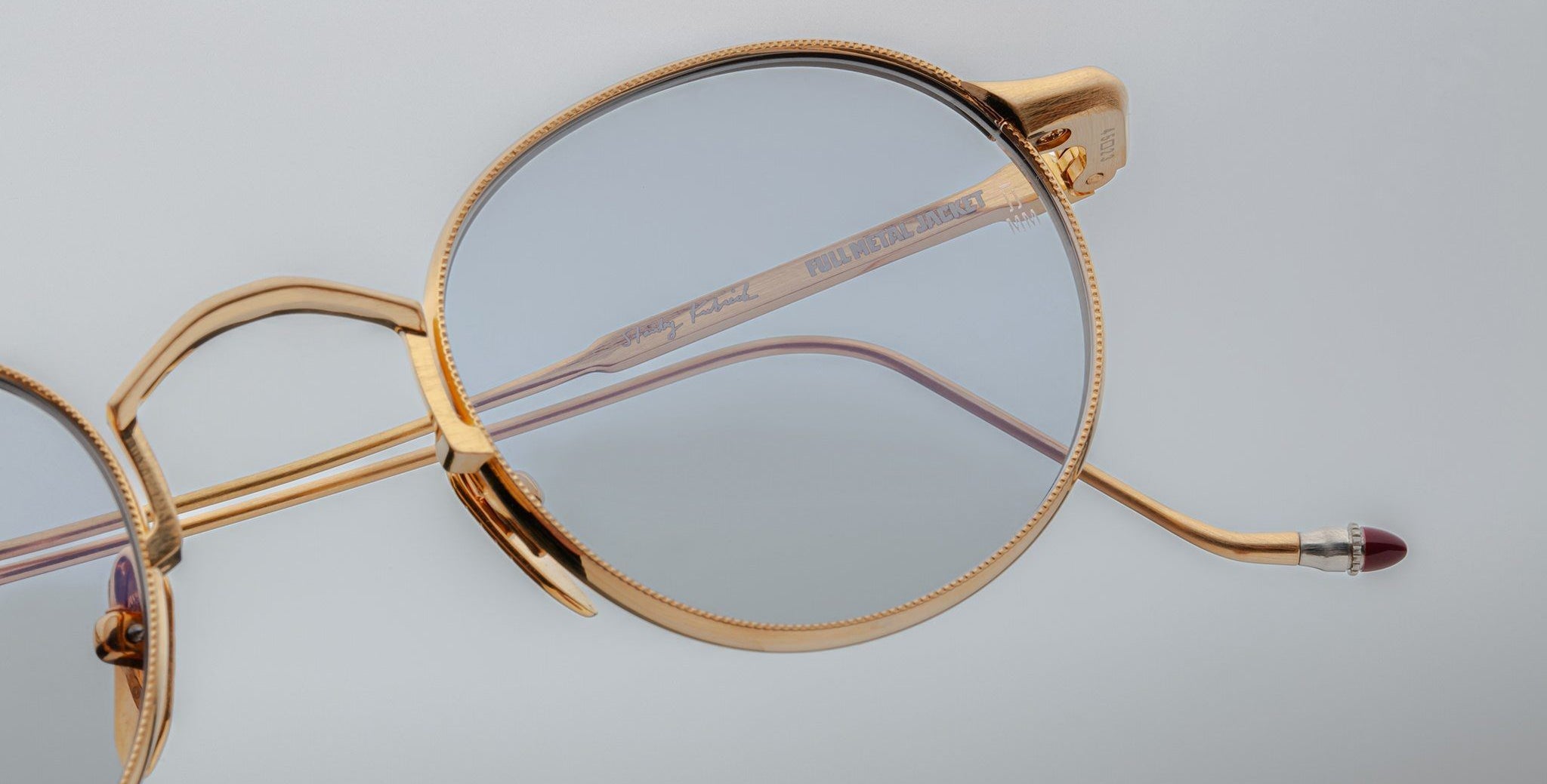 Jacques Marie Mage Full Metal Jacket Gold JMMFM-40, close up of the lens