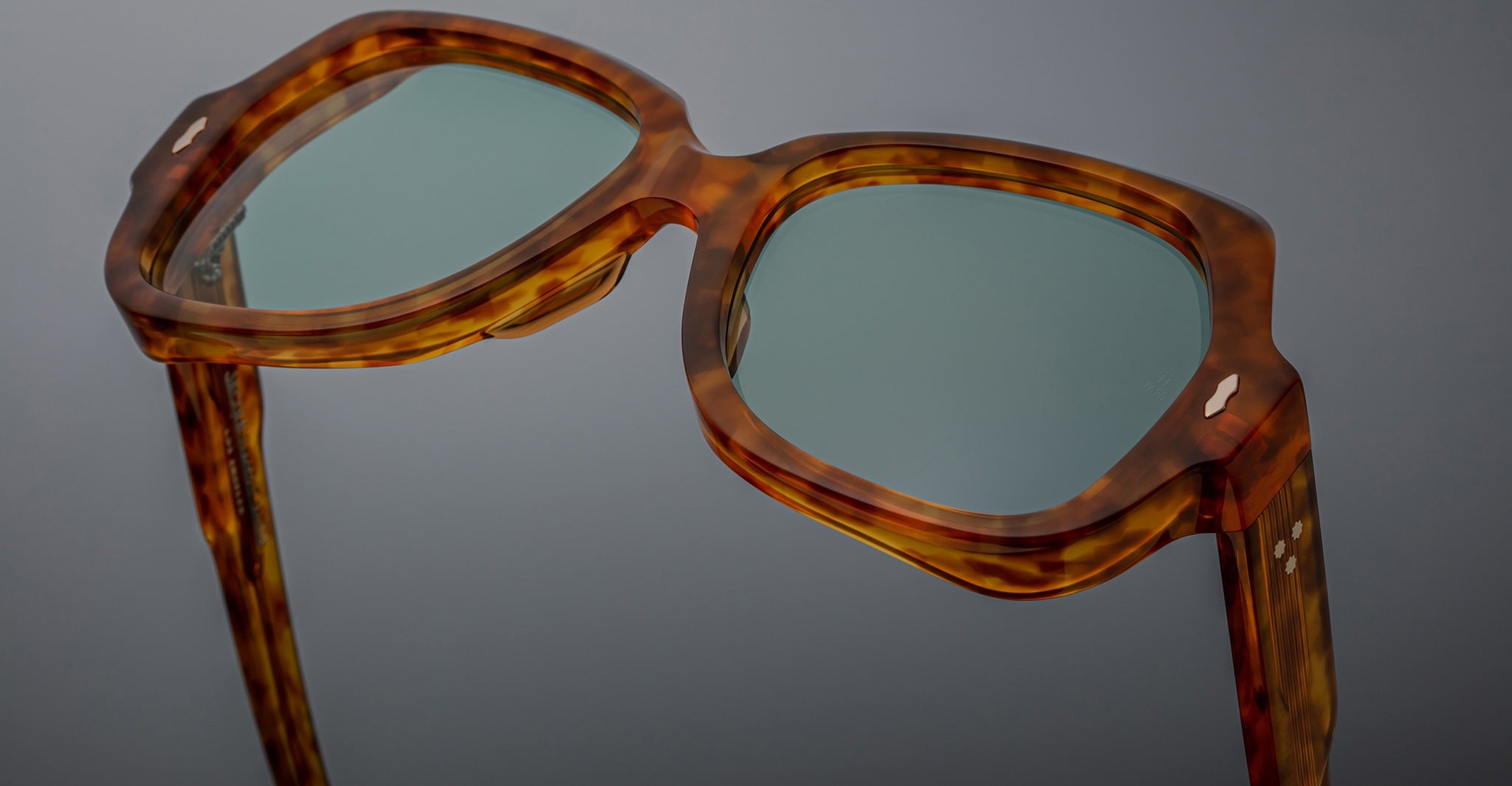 Jacques Marie Mage Perreti in Camel JMMPE-1R