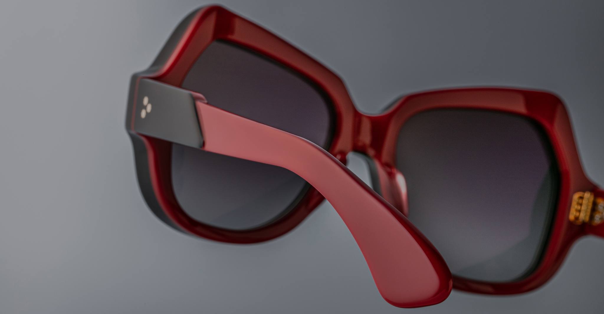 Jacques Marie Mage Perreti in Nightfall JMMPE-9N