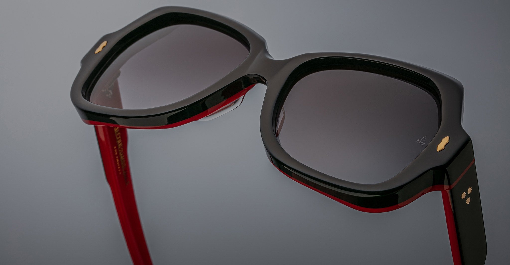 Jacques Marie Mage Perreti in Nightfall JMMPE-9N