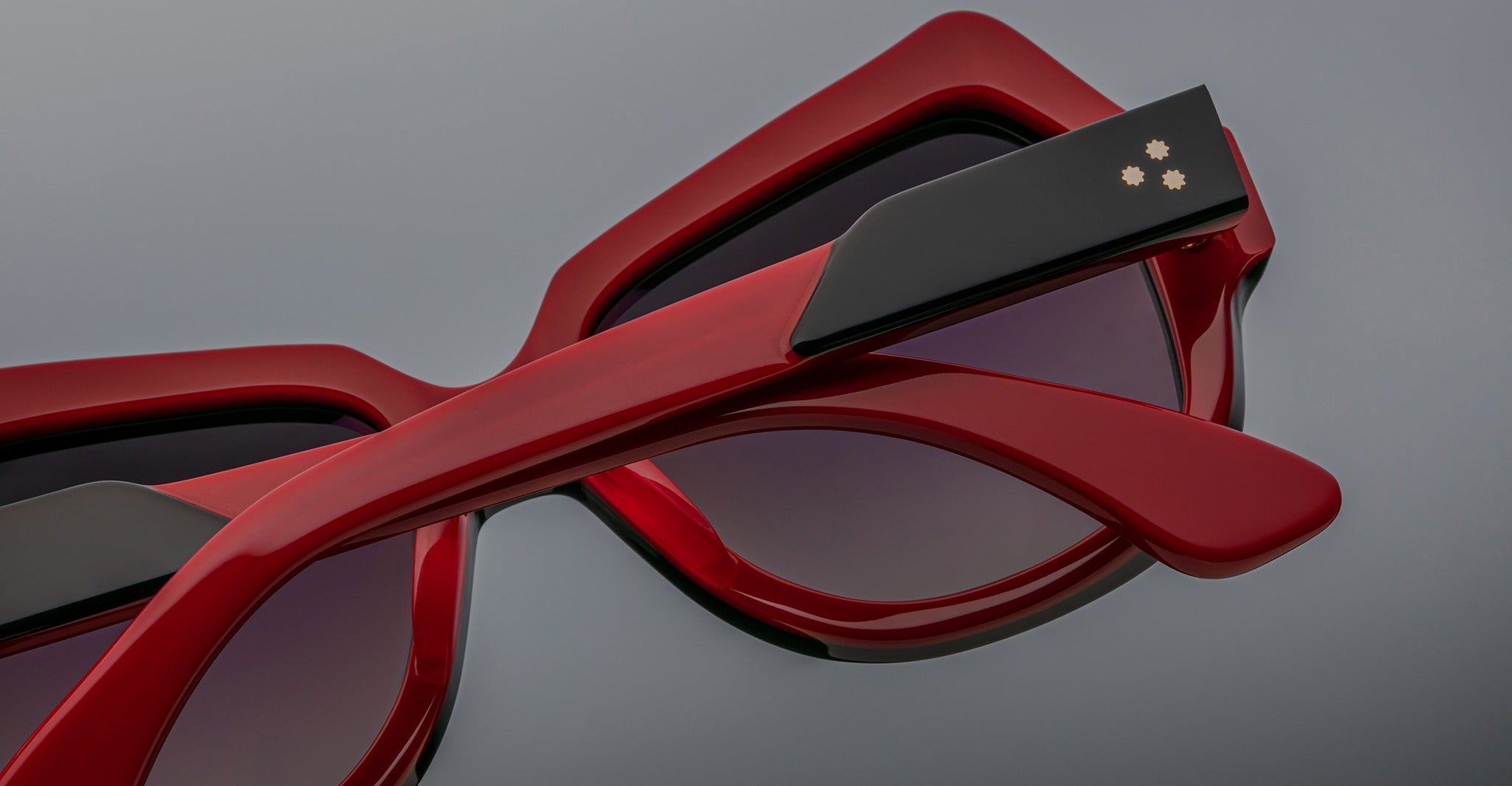 Jacques Marie Mage Perreti in Nightfall JMMPE-9N