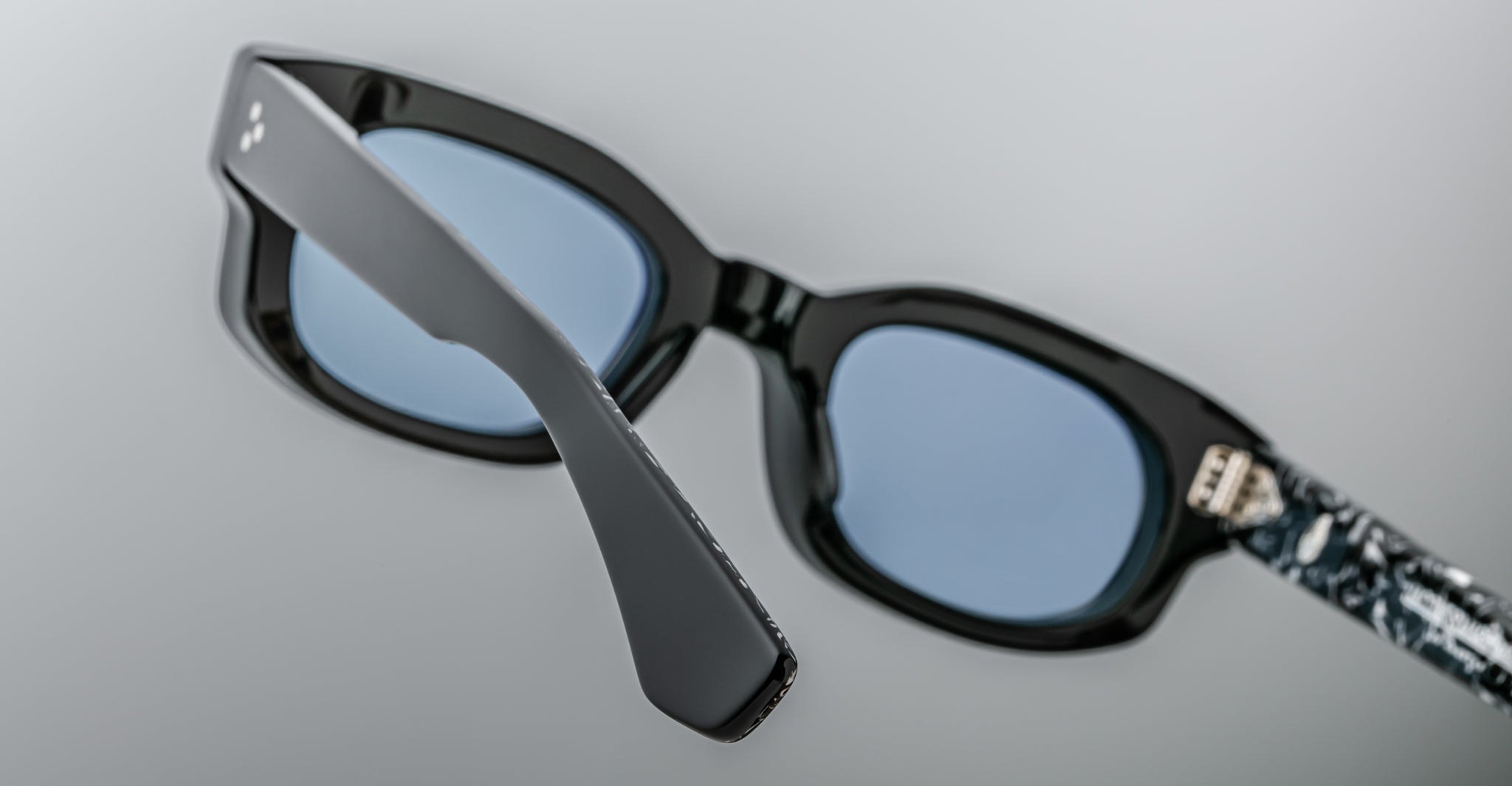 Jacques Marie Mage Whiskeyclone in Polaris JMMWC-11S