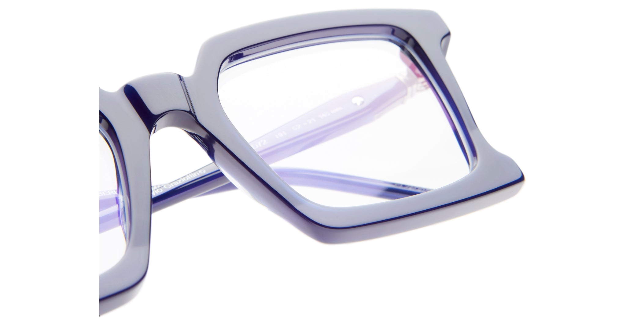 Kuboraum D72 Optical Frame in Color NH Dark Blue Lens Detail