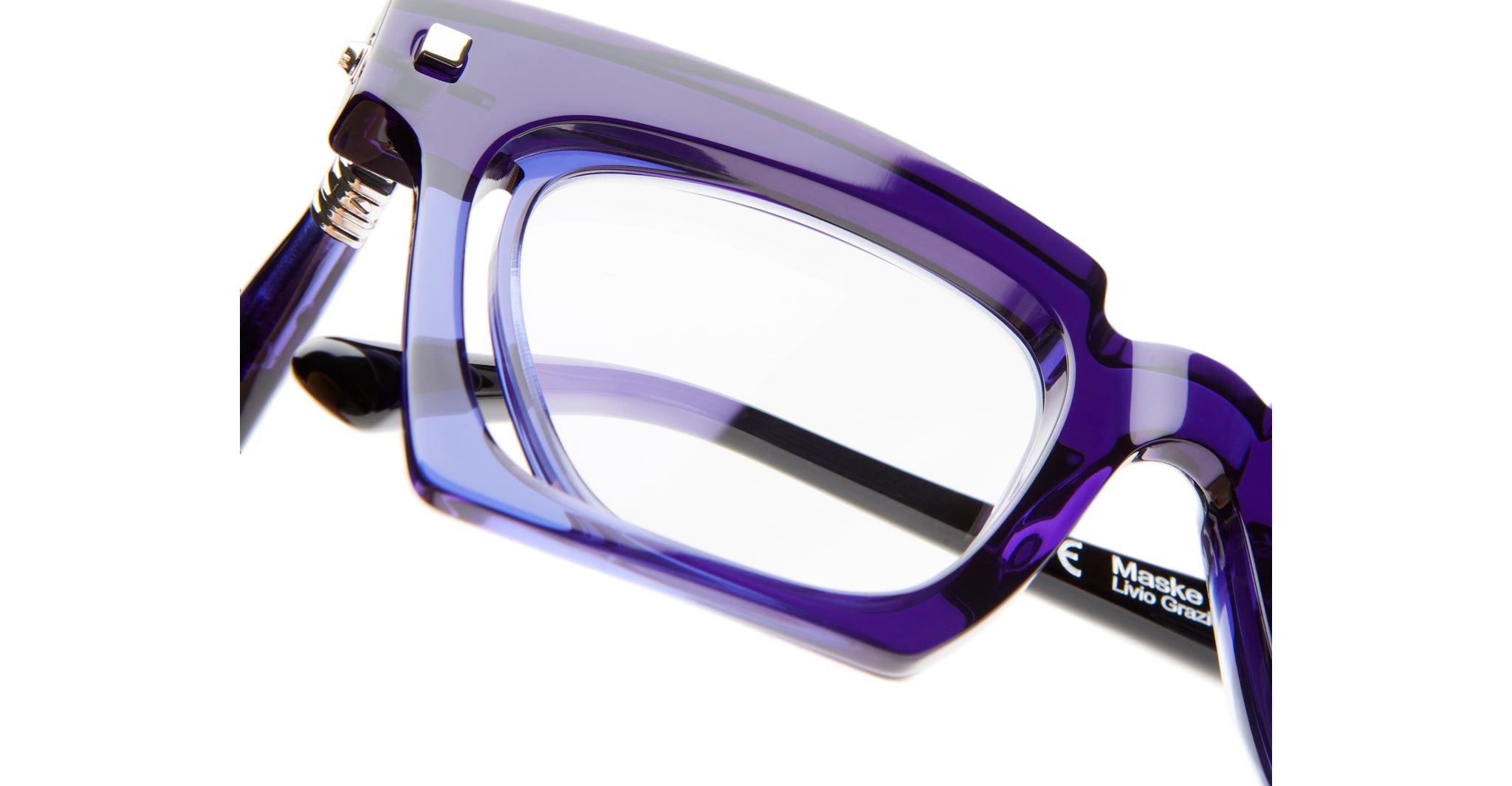 Lens Detail of Kuboraum J9 in Color DB Dark Blue