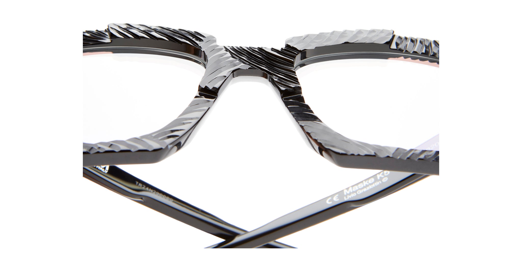 Kuboraum K5 Optical Frame in Color BSP Tilted Arc Black Front Detail