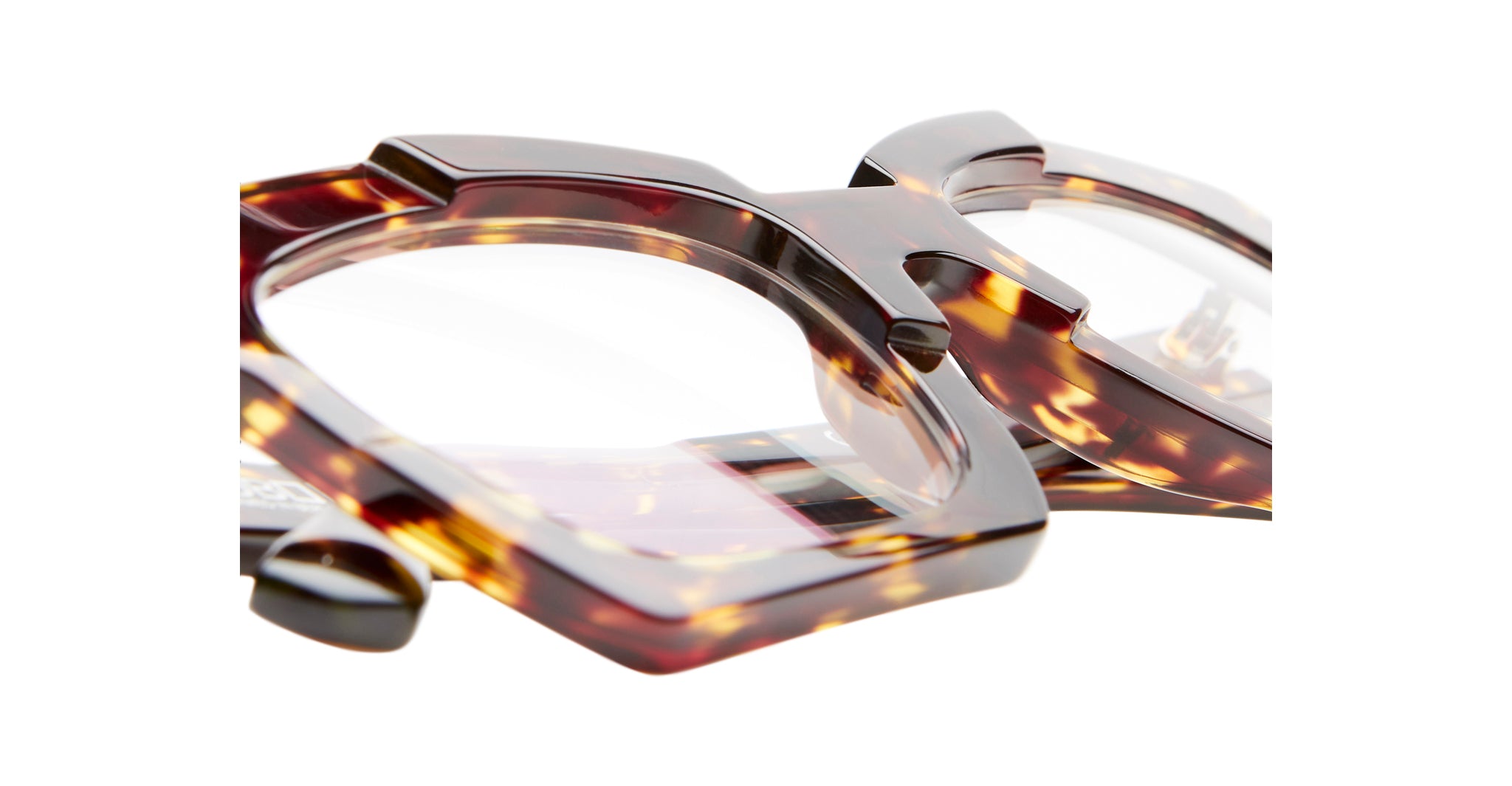 Kuboraum K5 Optical Frame in Color TA Tortoise Lens Detail