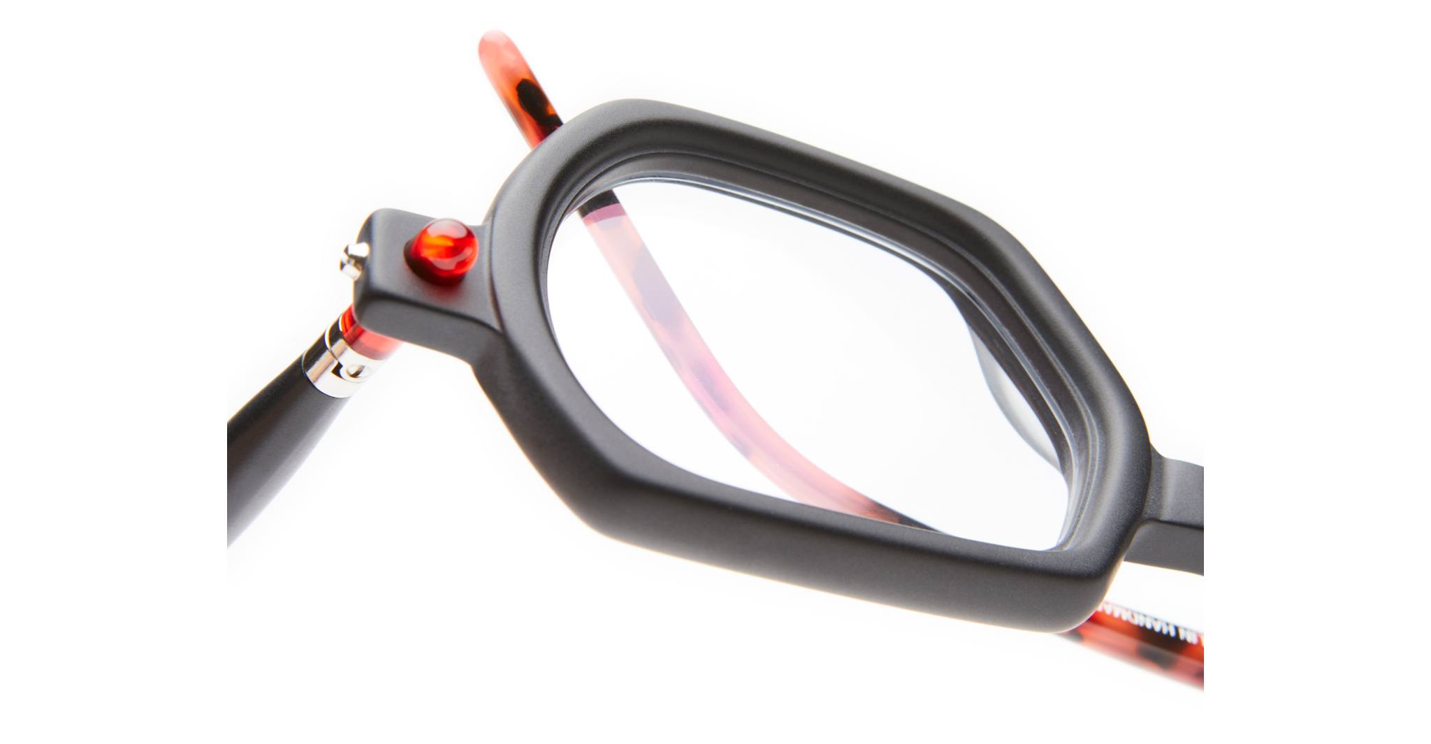 Kuboraum P3 BM RD Black Matte and Red KRO0P3BMRD0000OP