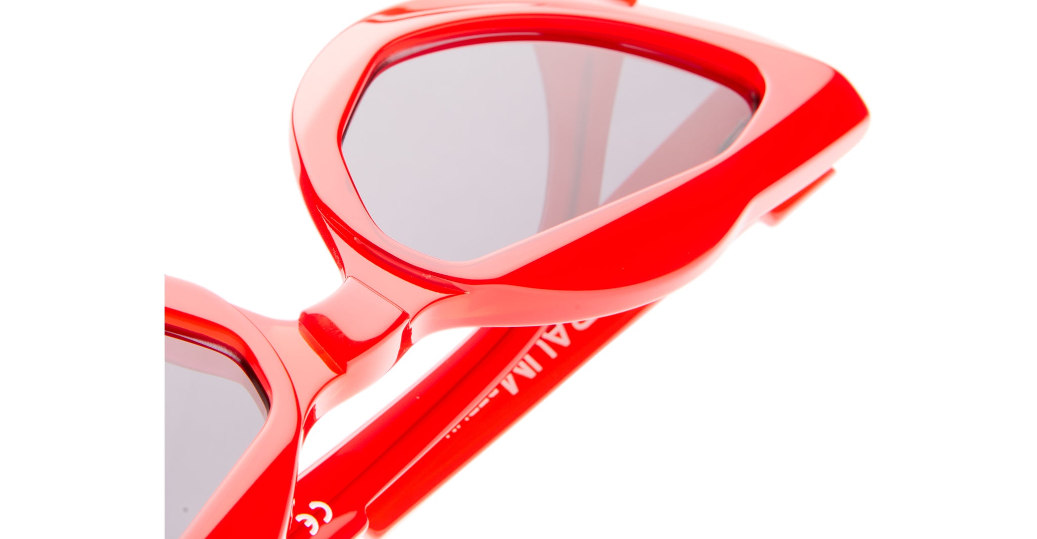 Kuboraum Y8 RD Sunglass in Red KRS0Y8RD0000002Y