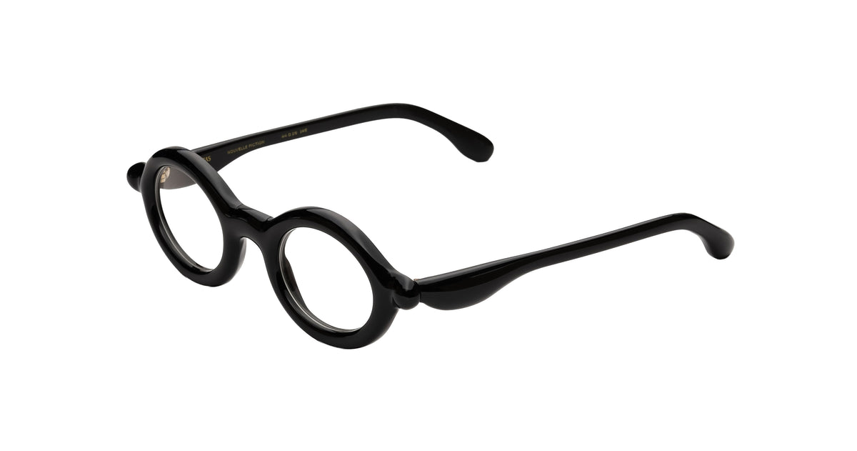 angled view of the Paloceras Nouvelle Fiction R2 in shadow black