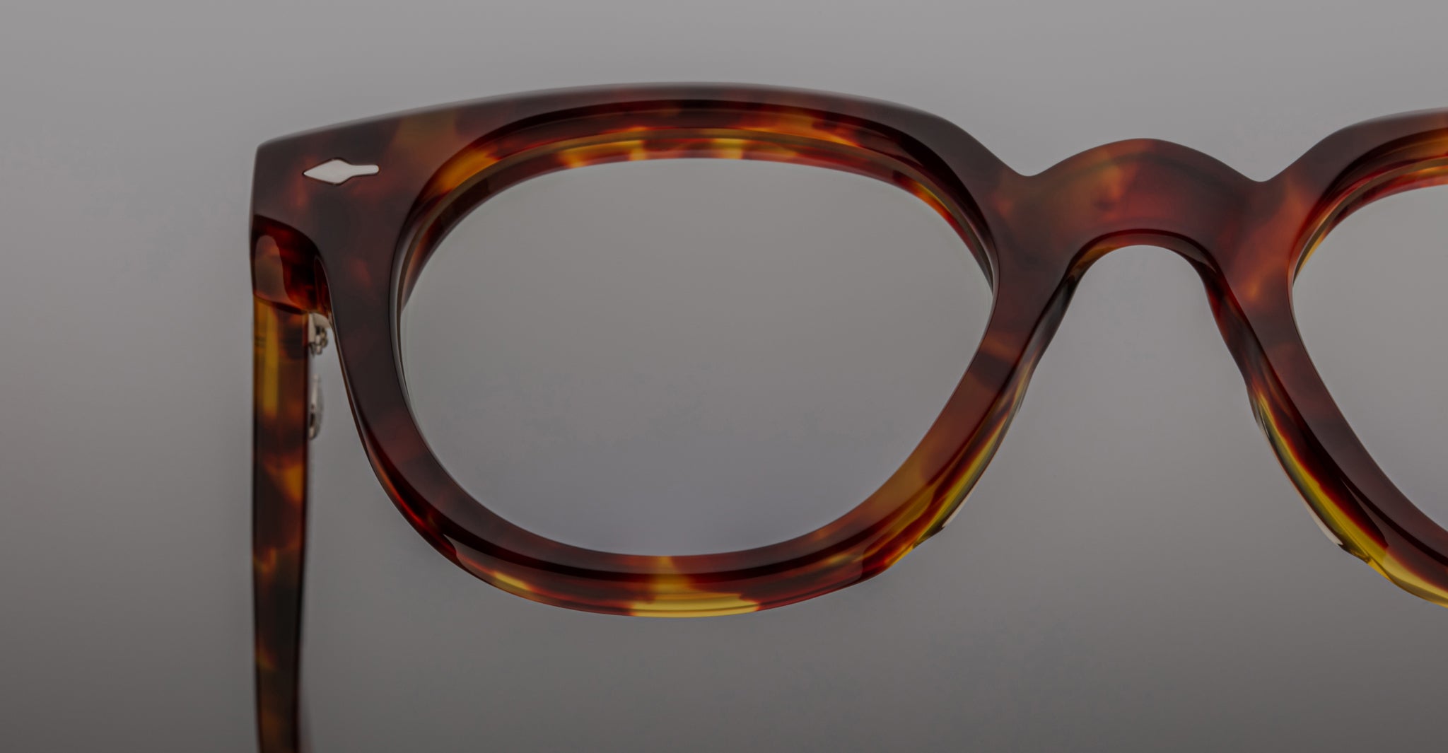 Jacques Marie Mage 1948 in Baltic Optical JMM48RX-2Q