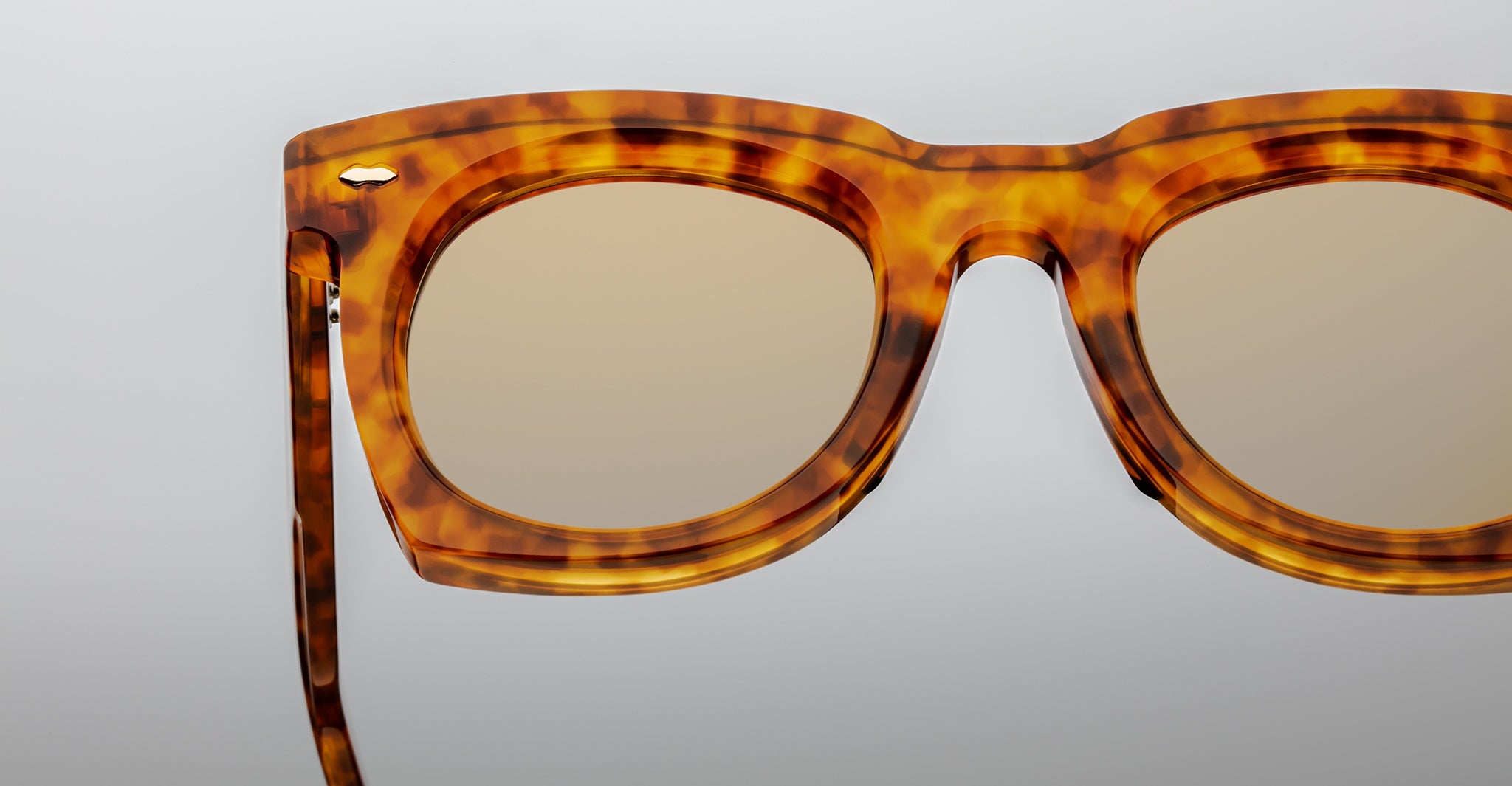 Jacques Marie Mage Ava in Camel JMMAV-1R