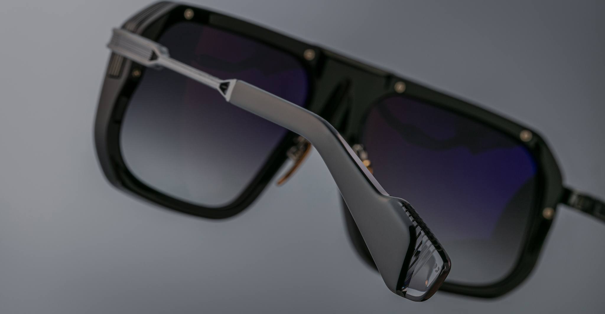 Jacques Marie Mage Donohu in Oberon JMMDH-10K