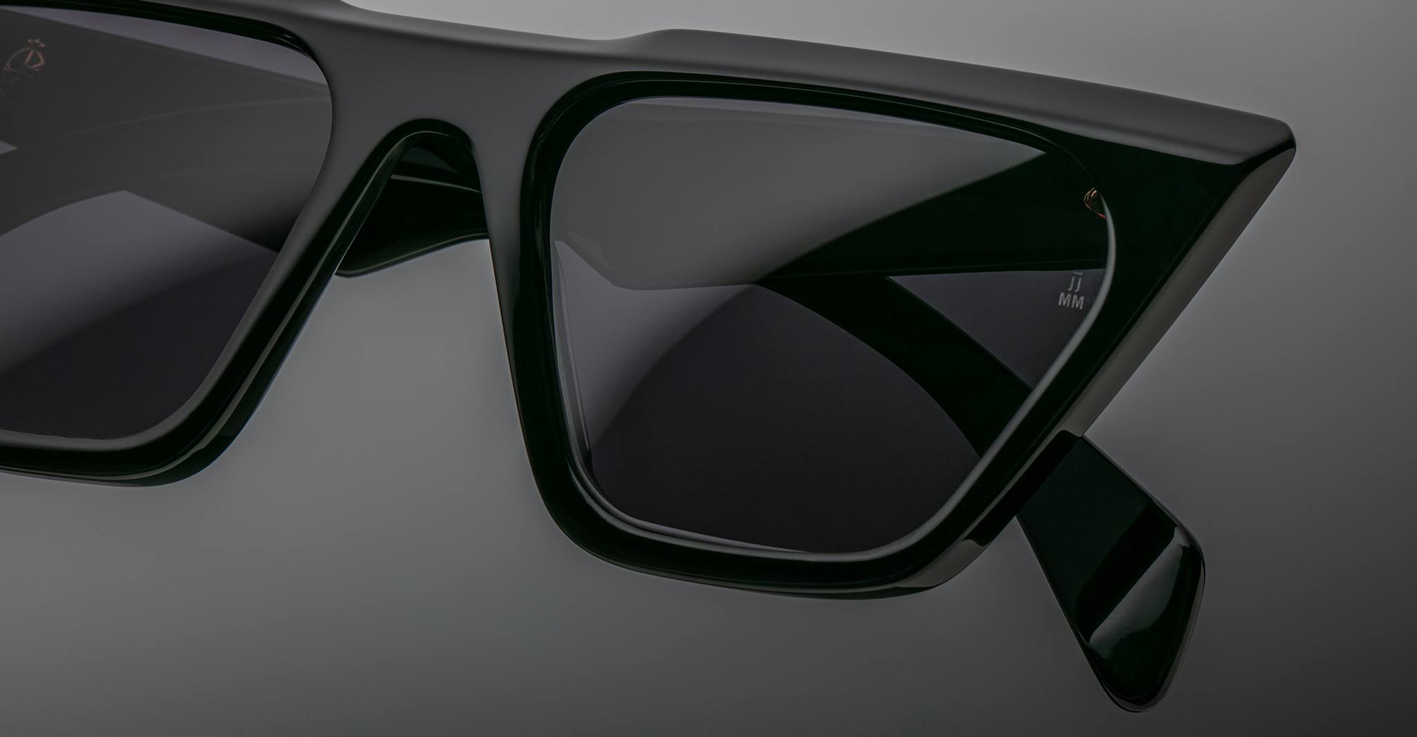 Jacques Marie Mage Eva in Black JMMEA-88