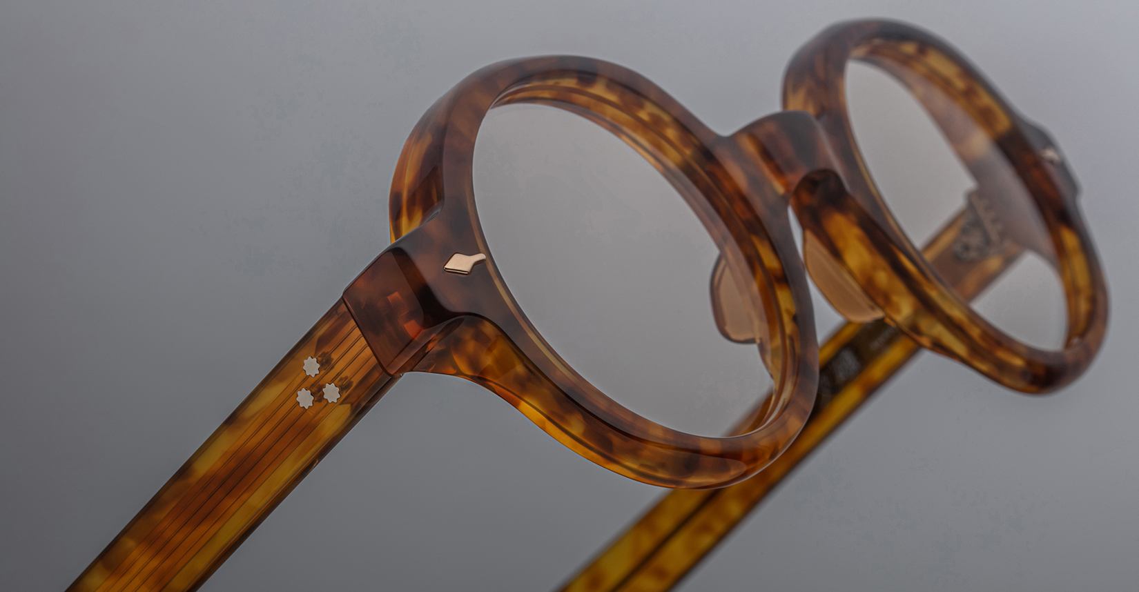 Jacques Marie Mage Fumio in Camel RX JMMFMRX-1R