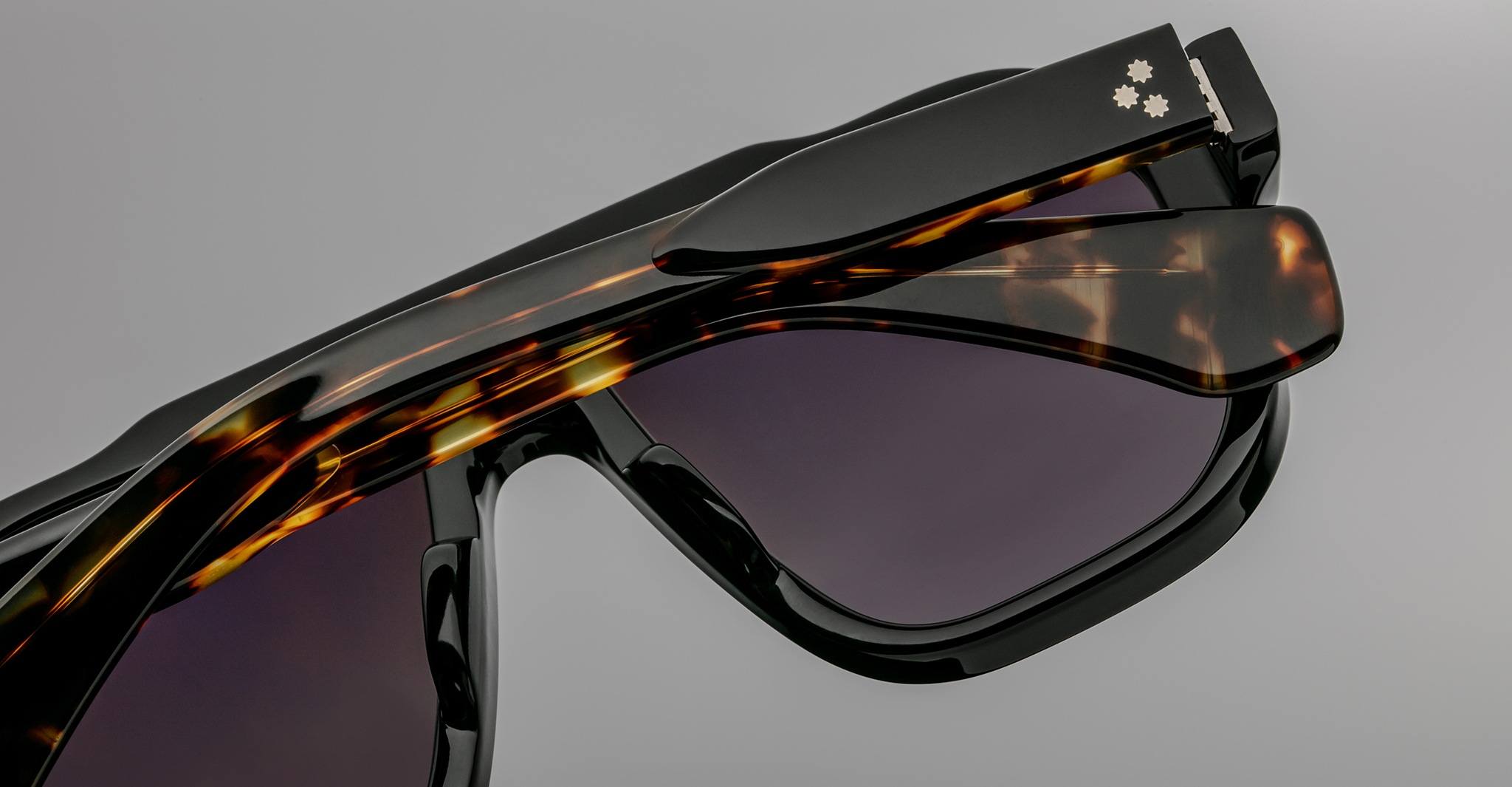 Jacques Marie Mage Octavian in Noir JMMOC-01