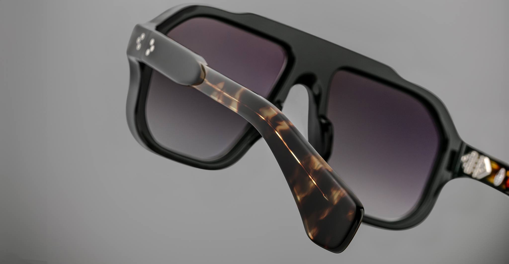 Jacques Marie Mage Octavian in Noir JMMOC-01