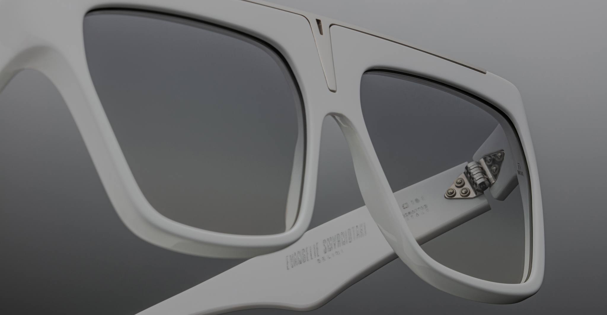 Jacques Marie Mage Selini in White JMMSEL-4B
