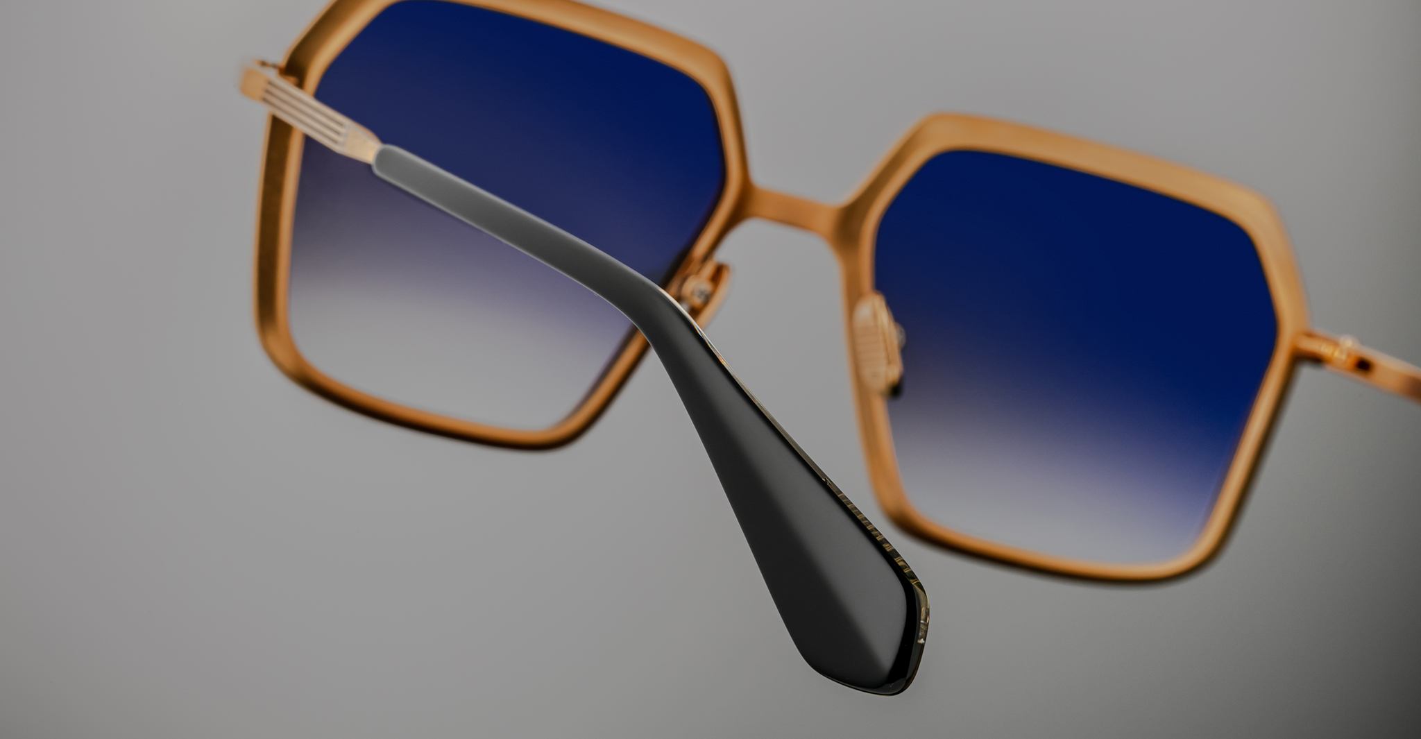 Jacques Marie Mage Ugo in Gold JMMUG-40