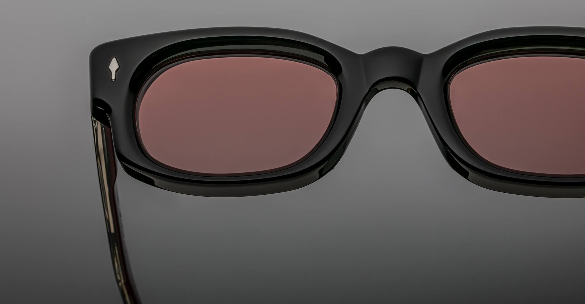 Jacques Marie Mage Whiskeyclone in Bloodstone JMMWC-6P