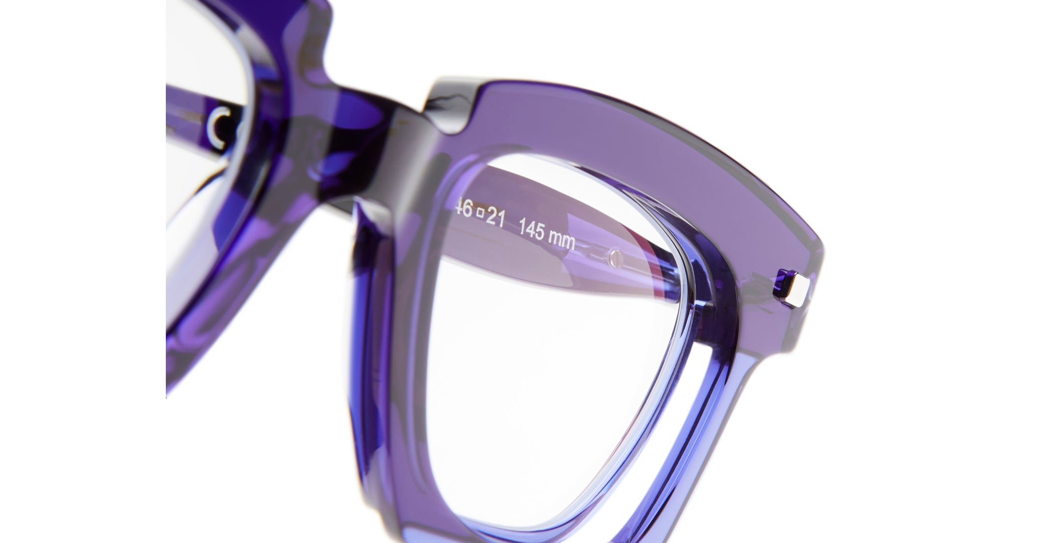 Front Detail of Kuboraum J9 in Color DB Dark Blue