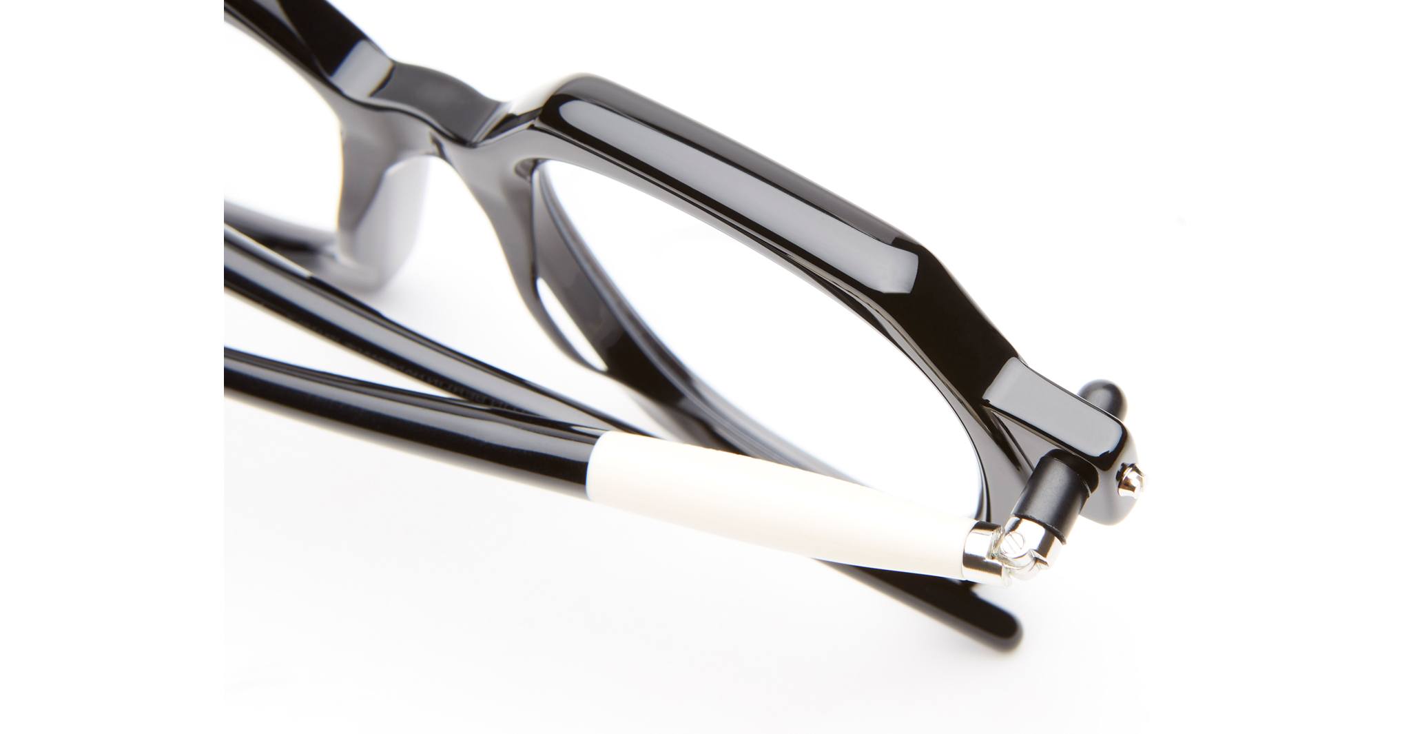 Kuboraum P10BPN in Black Shine and Cream KROP10BPN00000OP