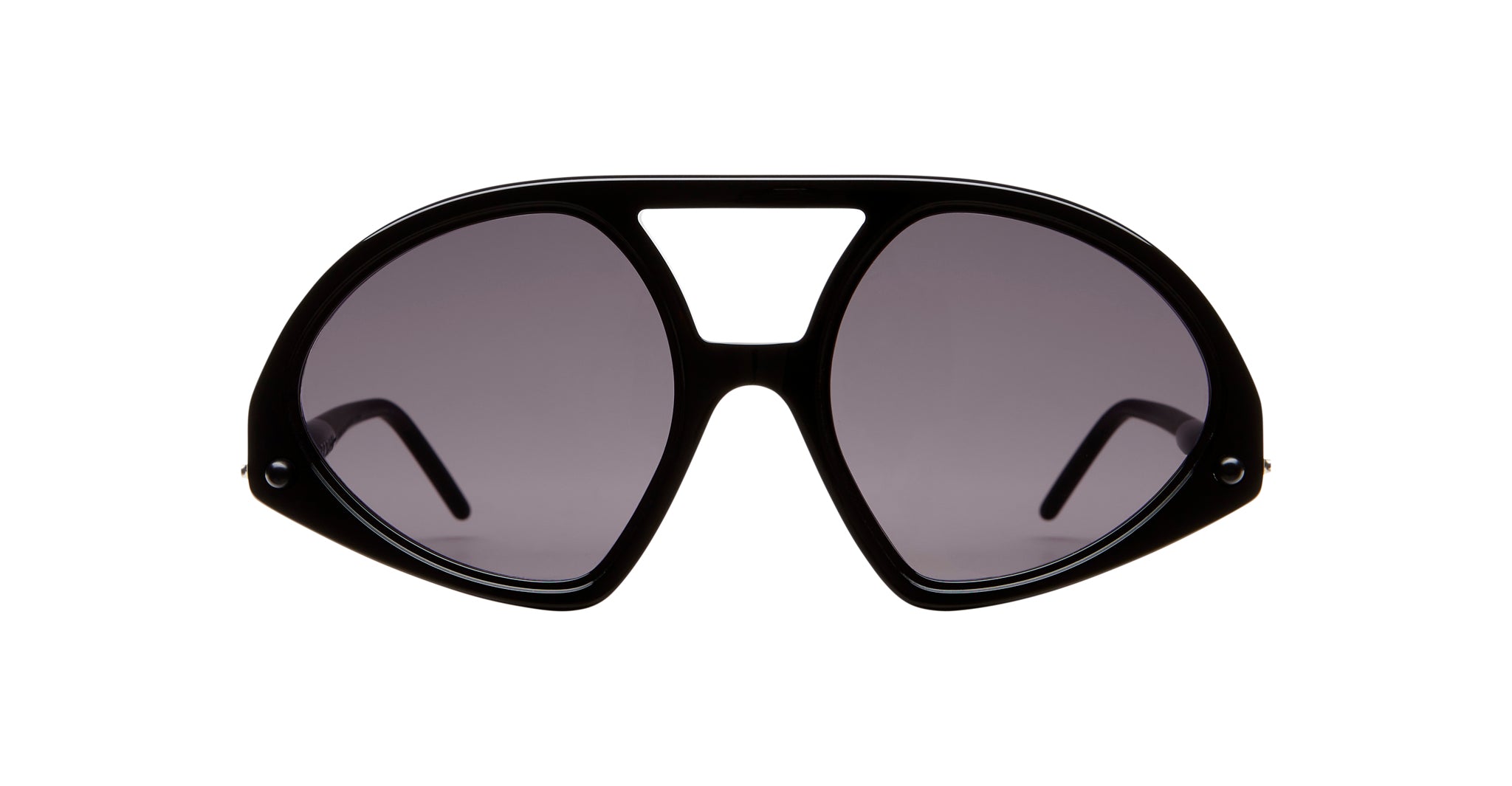 Kuboraum P31 sunglasses by KUBORAUM, black oversized thick frame, dark UV-protective lenses, front view.