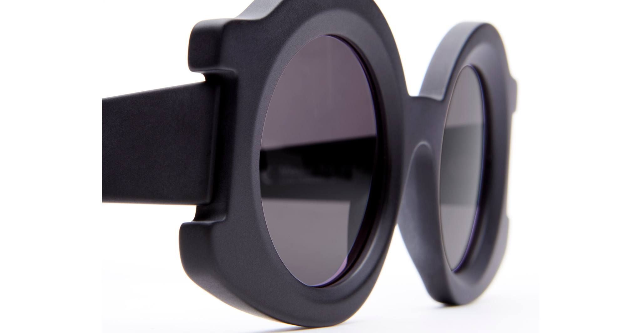 Kuboraum R4 BM in Black Matte KRS0R4BM0000002Y