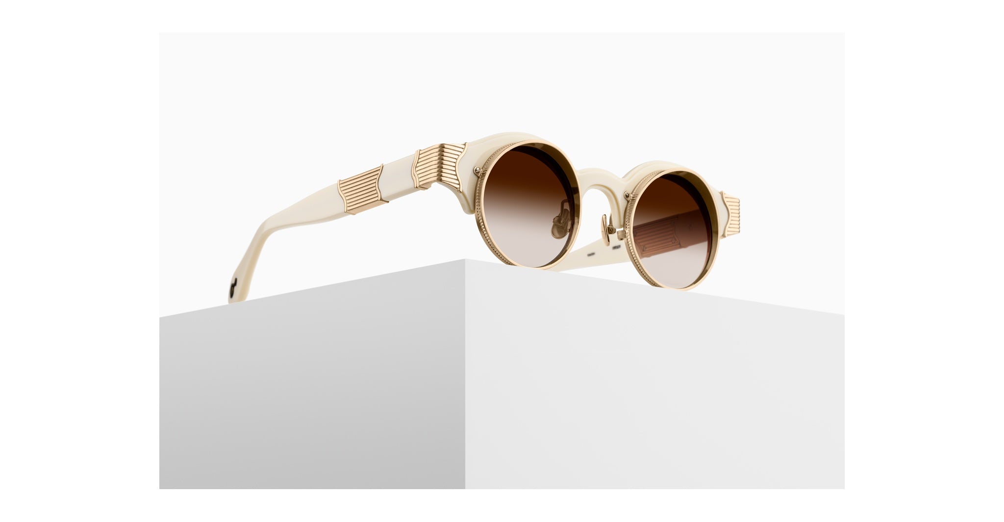 Matsuda 10605H in Brushed Gold 10605H.SG.BG-MW.43