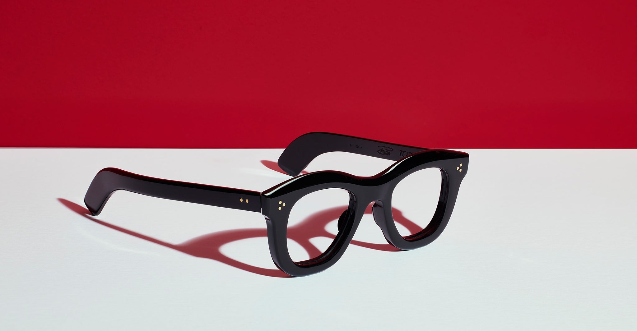 Max Pittion Wellington in Piano Black MXPL-003A