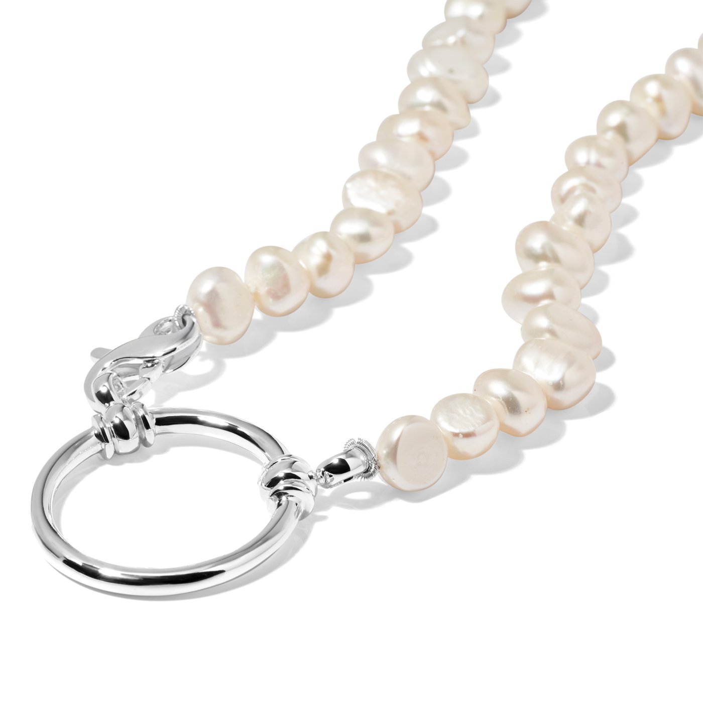 La Loop Pearl Eyewear Necklace Detail Image