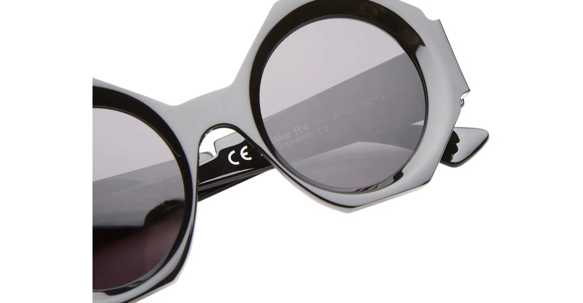 Kuboraum R4 Sunglass in Color BS CT Black Shine Cut Front Detail