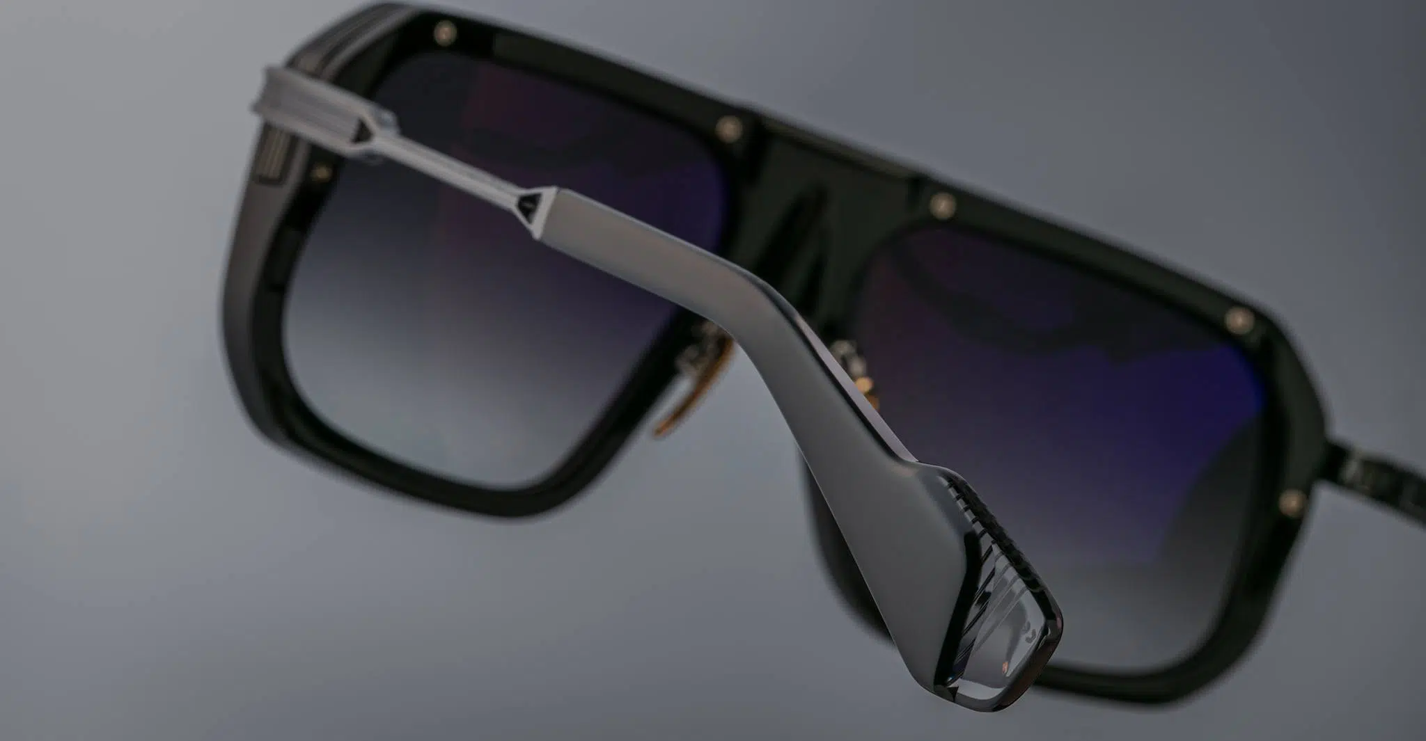 Jacques Marie Mage Donohu in Oberon JMMDH-10K