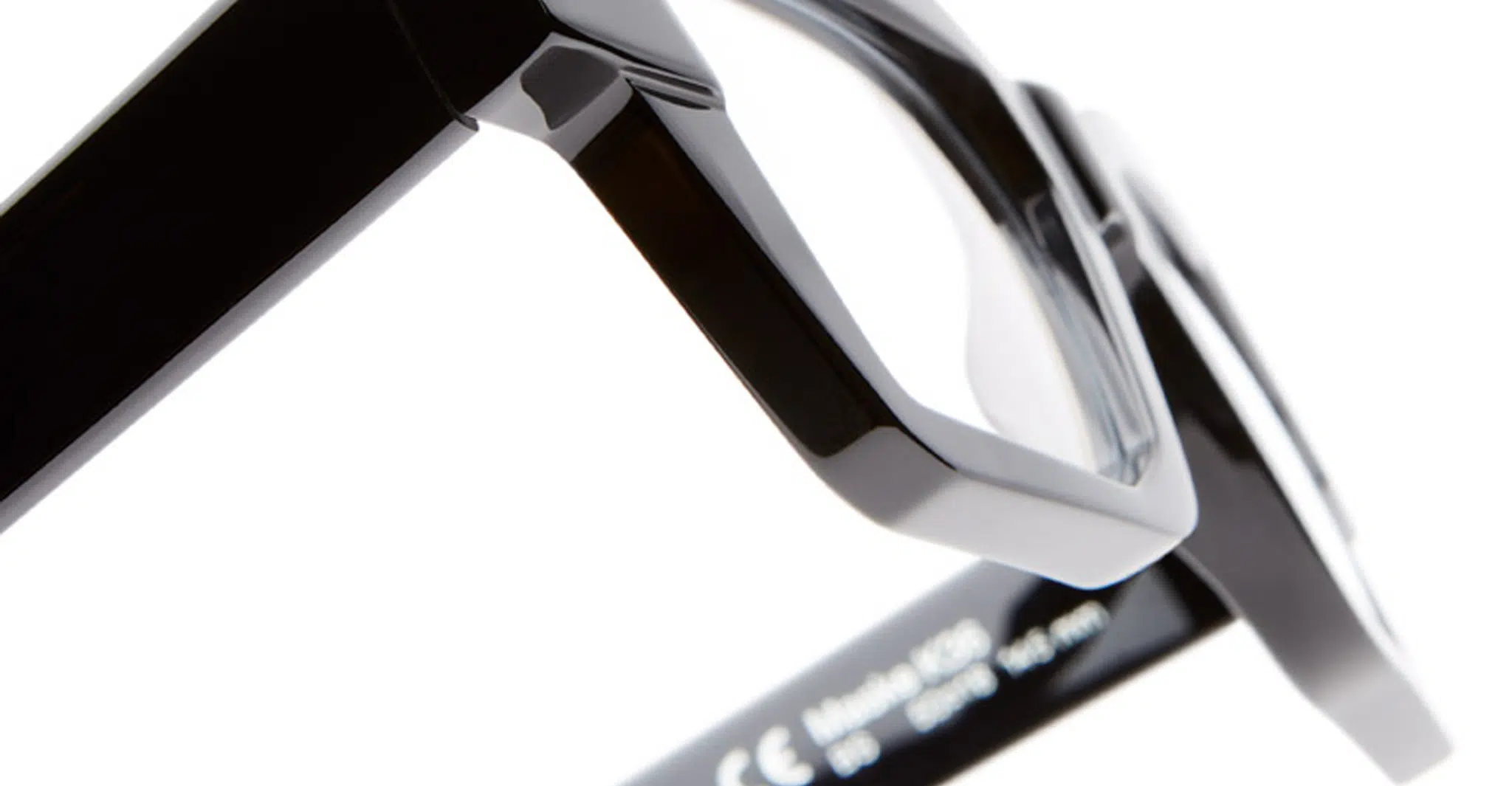 Kuboraum K36 BS Frame in Black Shine Profile Detail Kuboraum K36 BS in Black Shine KROK36BS000000OP