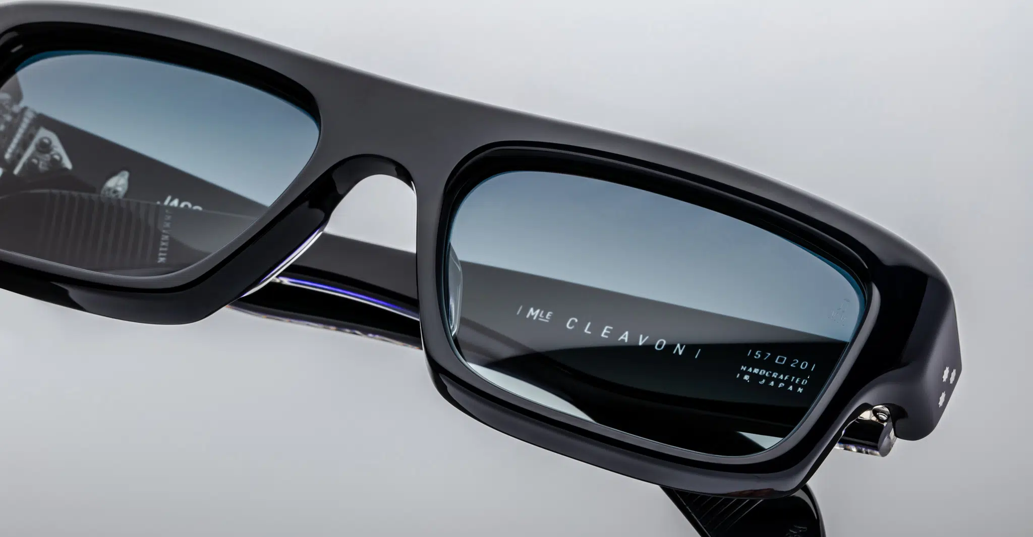 Jacques Marie Mage Cleavon 57 in Regal JMMVNX-7K
