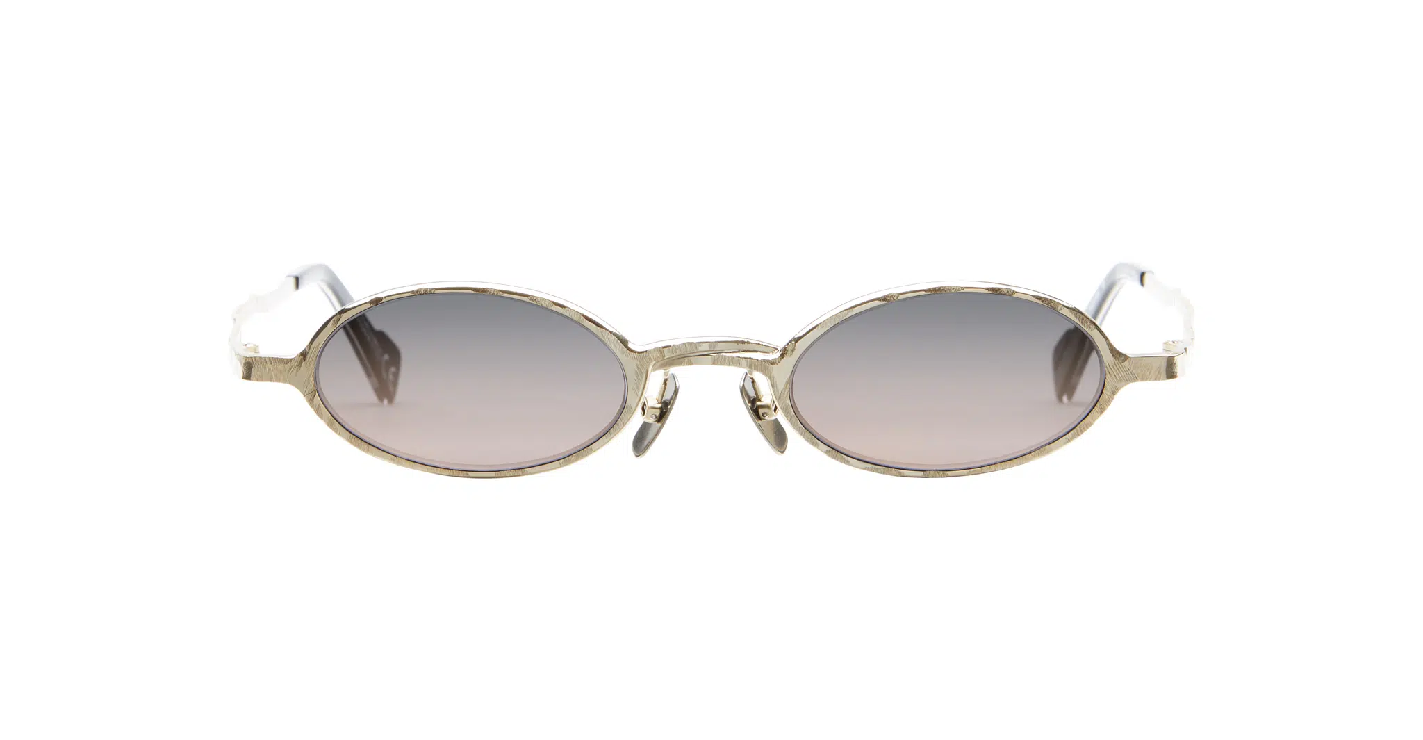 Kuboraum-Z24-GG-Gold-KRSZ24GG000000GF-Front-Dan-Deutsch The Kuboraum Z24 sunglasses feature round gold frames and gradient lenses that fade from dark at the top to lighter at the bottom, shown on a white background.